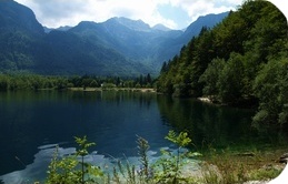 Bohinj_valley_sml.jpg